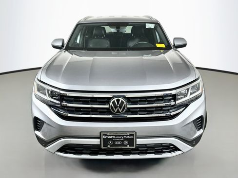 Used 2023 Volkswagen Atlas Cross Sport SE w/ Black Wheel Package AWD/4WD image 2