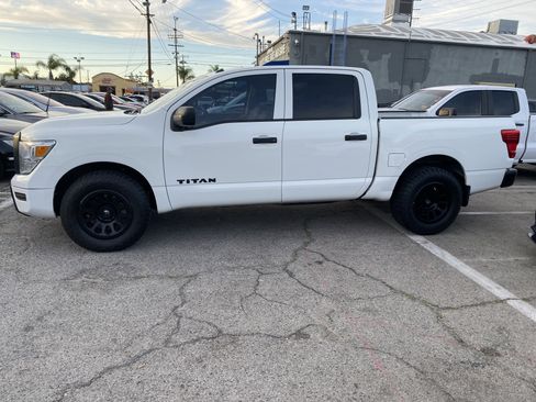Used 2021 Nissan Titan S image 3