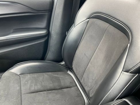 Used 2023 Jeep Grand Cherokee Altitude image 34