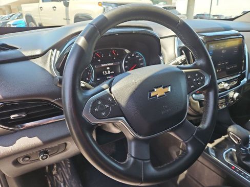 Used 2023 Chevrolet Traverse LT FWD image 11