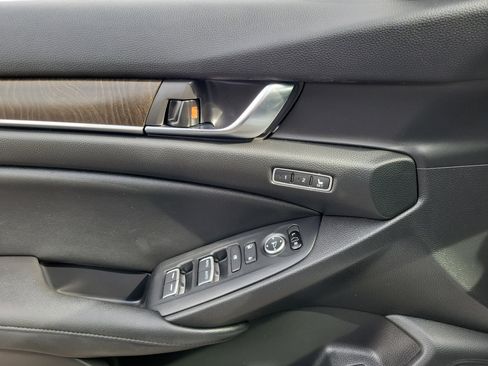 Used 2020 Honda Accord EX-L image 17