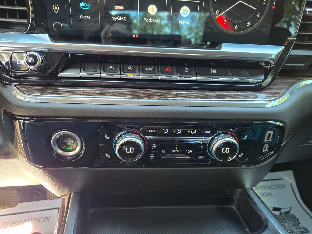 Used 2024 GMC Sierra 1500 Elevation w/ LPO, Elevation Black Package AWD/4WD image 29