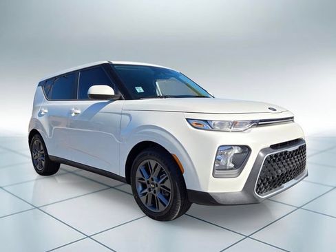 Used 2021 Kia Soul S FWD image 2