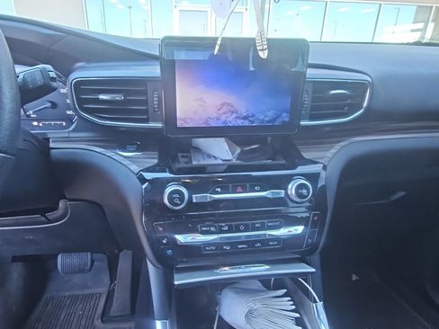 Used 2021 Ford Explorer Limited w/ Equipment Group 301A image 10