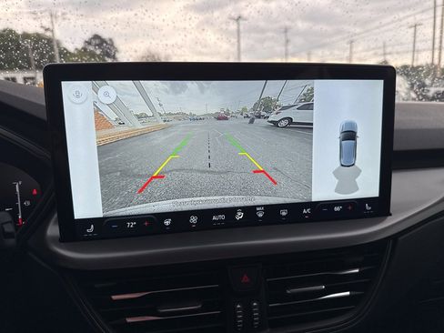 Used 2025 Ford Escape SE image 29