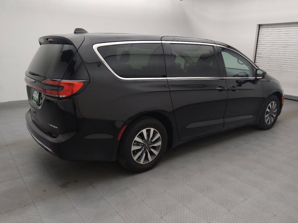 Used 2024 Chrysler Pacifica Limited FWD image 10