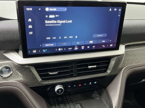 Certified 2025 Ford Explorer Platinum w/ Ultimate Package AWD/4WD image 21