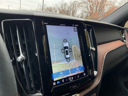 Certified 2023 Volvo XC60 B5 Plus w/ Climate Package image 22