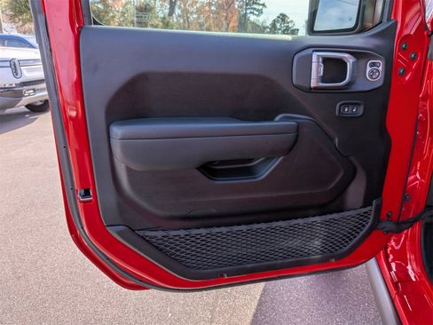 Used 2024 Jeep Gladiator Rubicon w/ Safety Group image 12