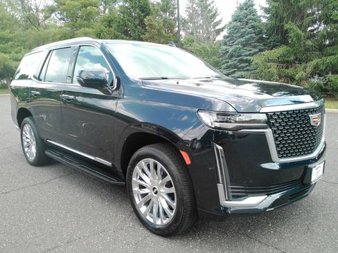 Certified 2024 Cadillac Escalade Premium Luxury AWD/4WD image 3