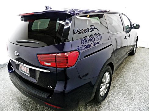 Used 2019 Kia Sedona LX image 6