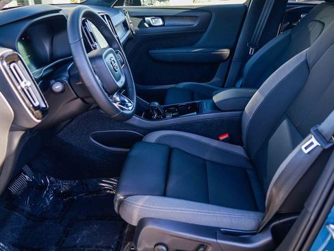 Used 2023 Volvo XC40 Recharge Core image 19