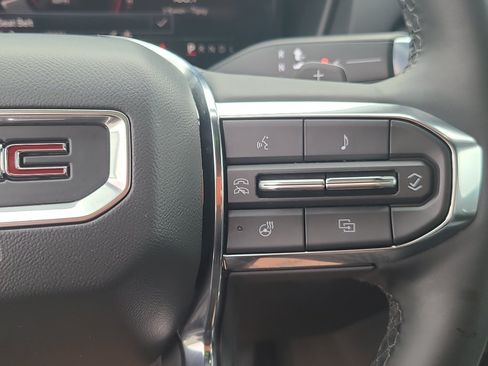 Used 2025 GMC Terrain Elevation AWD/4WD image 31