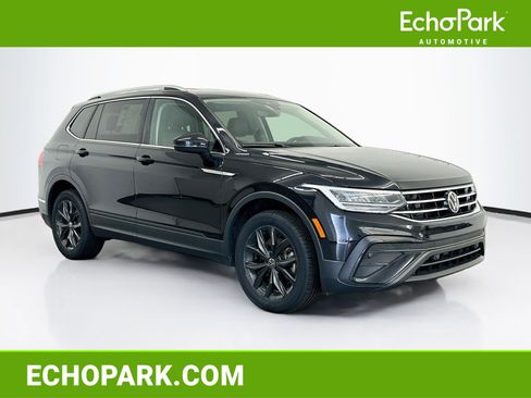 Used 2024 Volkswagen Tiguan SE AWD/4WD image 1