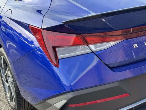 Certified 2025 Hyundai Elantra Sport image 11