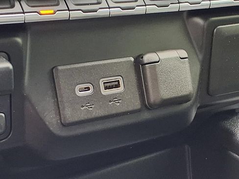 Used 2021 Chevrolet Silverado 1500 LT Trail Boss w/ Bed Protection Package AWD/4WD image 26