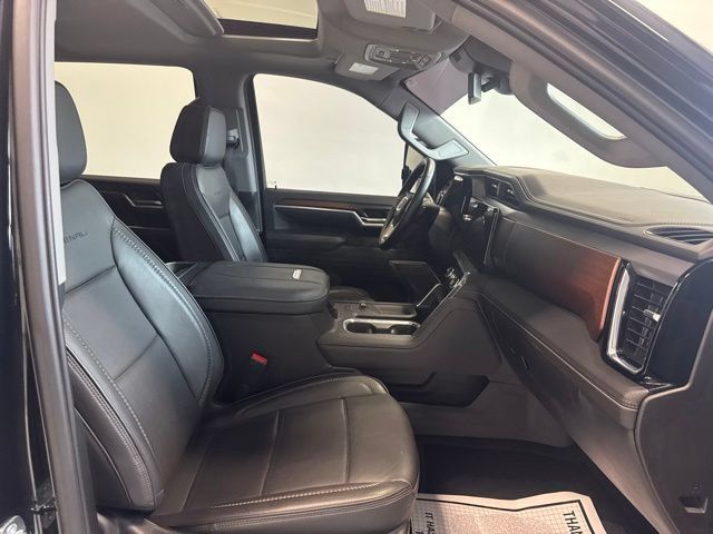 Used 2025 GMC Sierra 3500 Denali AWD/4WD image 35
