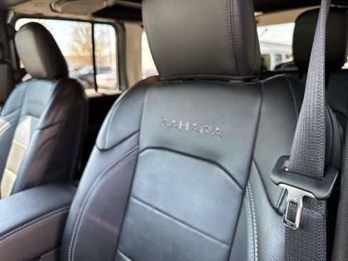 Used 2023 Jeep Wrangler Unlimited Sahara AWD/4WD image 12