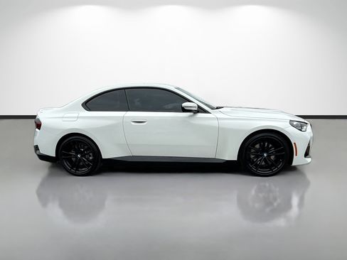 Used 2024 BMW 230i Coupe w/ M Sport Package RWD image 2