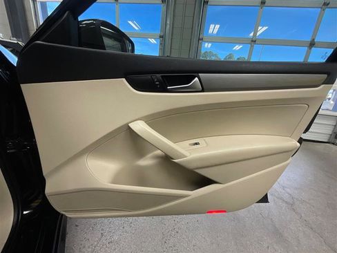 Used 2014 Volkswagen Passat 2.5 SE image 23