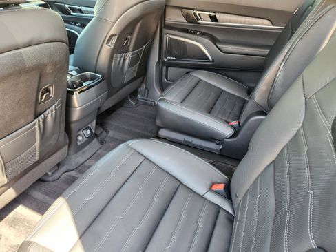 Used 2024 Kia Telluride SX Prestige AWD/4WD image 36