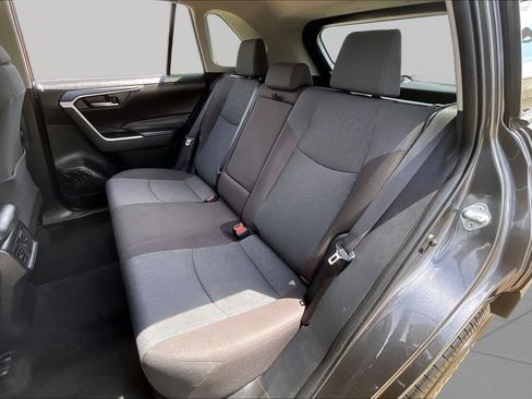 Used 2025 Toyota RAV4 XLE FWD image 19