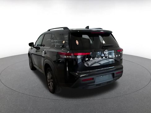 Used 2025 Nissan Pathfinder SV image 10