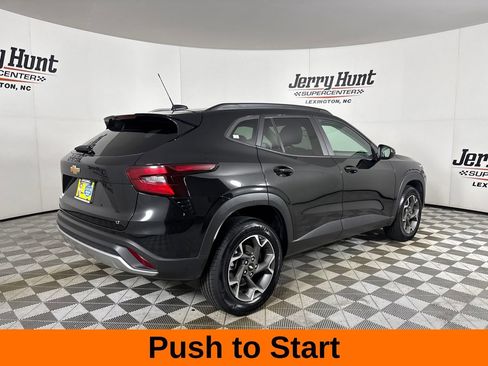 Used 2024 Chevrolet Trax LT FWD image 6