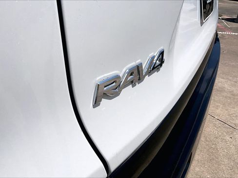 Certified 2025 Toyota RAV4 XSE AWD/4WD image 31