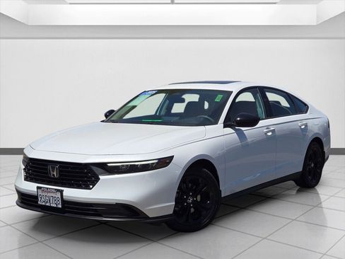 Certified 2025 Honda Accord SE image 7