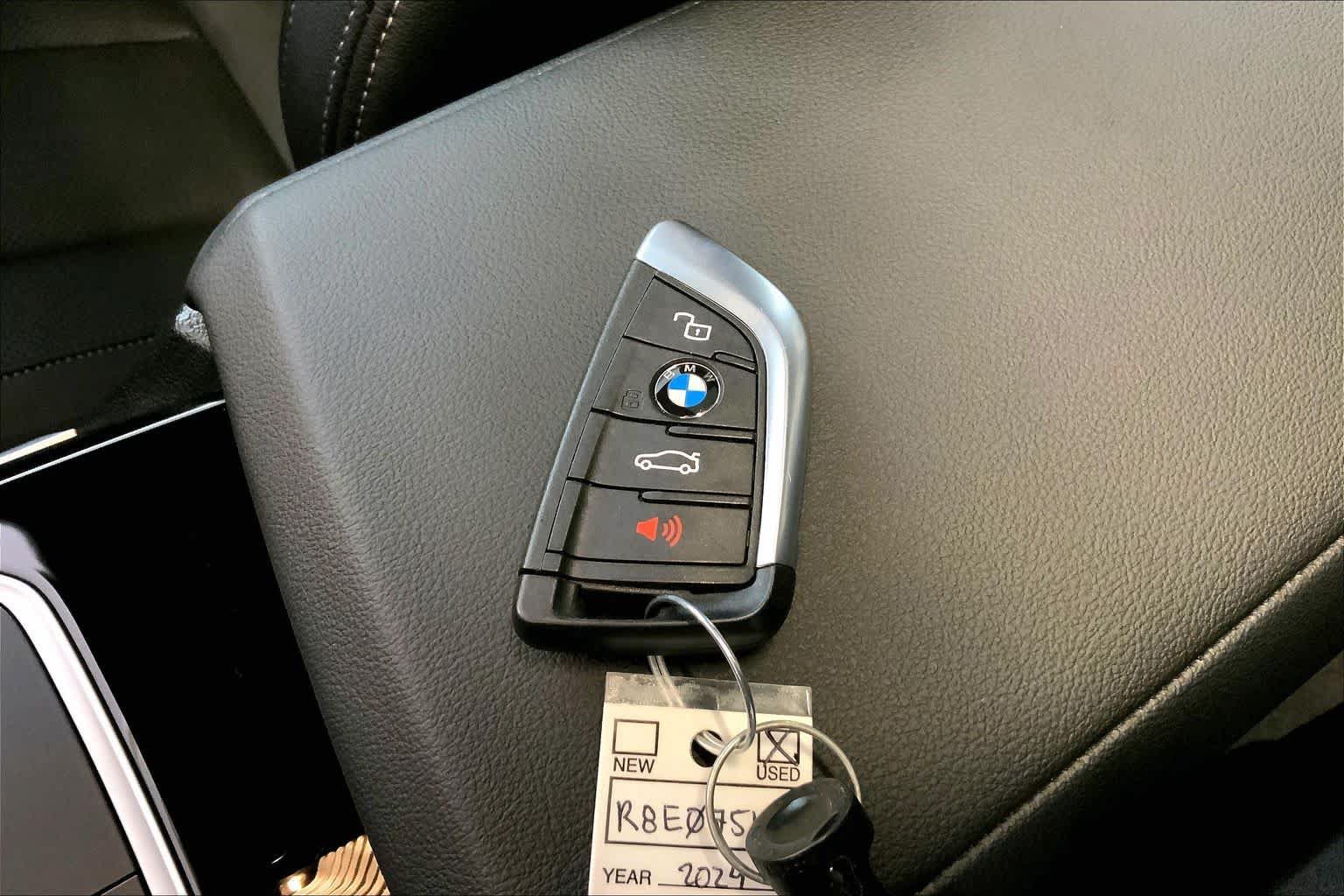 Used 2024 BMW 330i xDrive Sedan w/ Premium Package AWD/4WD image 14
