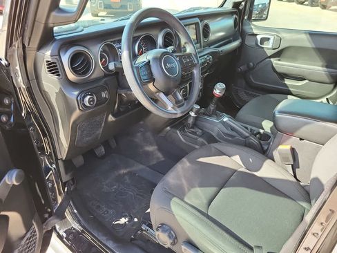 Used 2023 Jeep Gladiator Sport AWD/4WD image 10