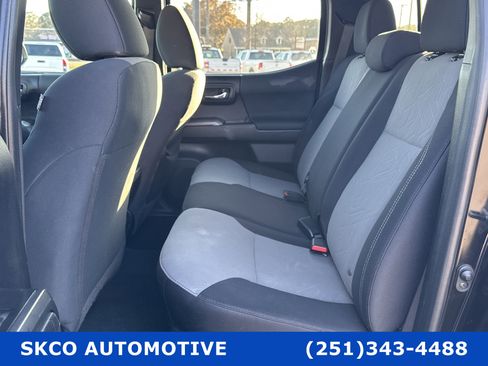 Used 2021 Toyota Tacoma TRD Sport image 14