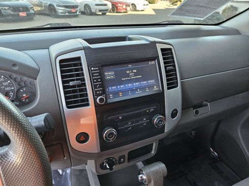 Used 2019 Nissan Frontier SV image 16