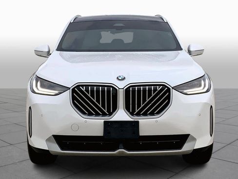 Used 2025 BMW X3 xDrive30i w/ Premium Package image 3