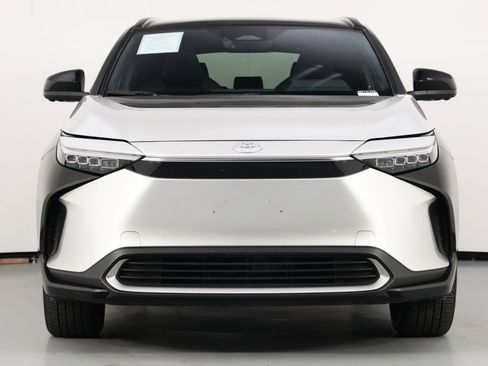 Used 2023 Toyota bZ4X Limited image 6