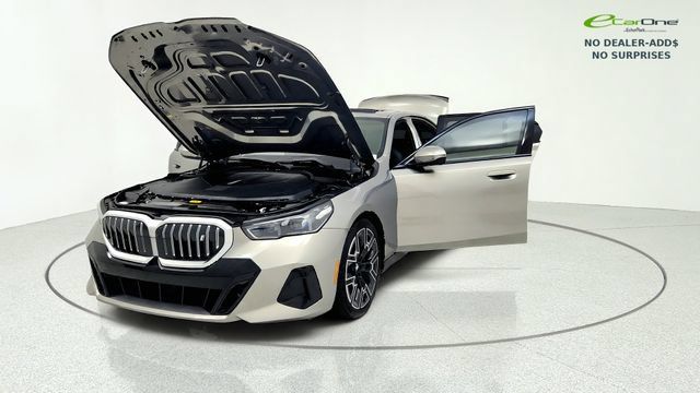 Used 2026 BMW i5 eDrive40 w/ M Sport Package RWD image 13