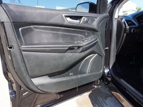 Certified 2023 Ford Edge Titanium image 8