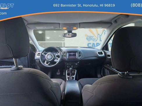 Used 2018 Jeep Compass Sport w/ Tech Group FWD image 16