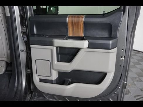 Used 2017 Ford F150 Lariat RWD image 10