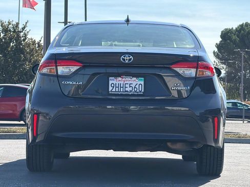 Used 2023 Toyota Corolla LE w/ LE Convenience Package FWD image 5