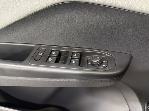 Used 2024 Volkswagen Taos SE image 50