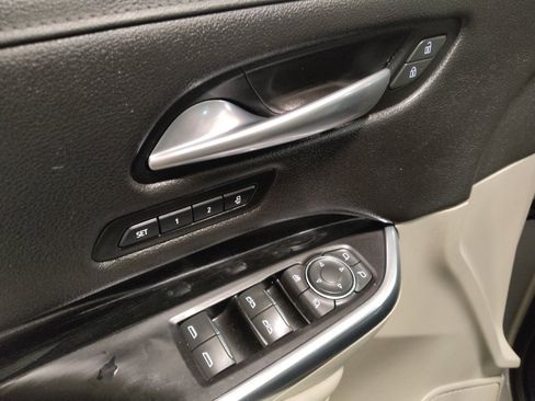 Used 2019 Cadillac XT4 Premium Luxury FWD image 27