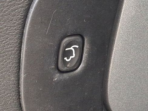 Used 2018 Jeep Cherokee Limited AWD/4WD image 29