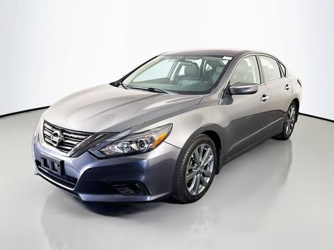 Used 2018 Nissan Altima 2.5 SR w/ SR Special Edition FWD image 4