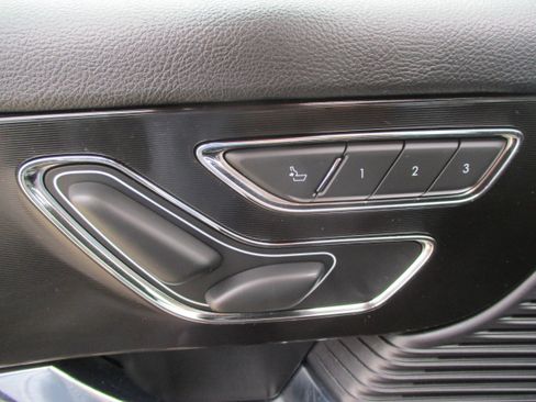 Used 2022 Lincoln Corsair AWD w/ Premium Package image 37
