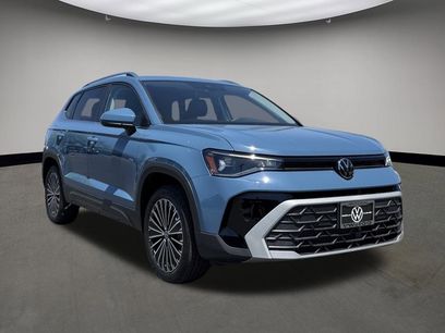 New 2025 Volkswagen Taos SE