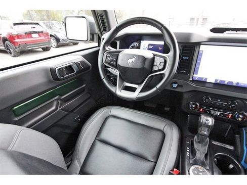 Used 2024 Ford Bronco Black Diamond w/ Sasquatch Package image 7