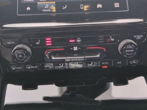 New 2026 Jeep Grand Cherokee Laredo X image 22