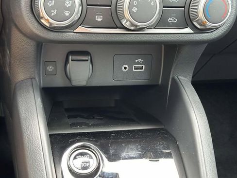 New 2025 Nissan Versa SV w/ Trunk Package image 22